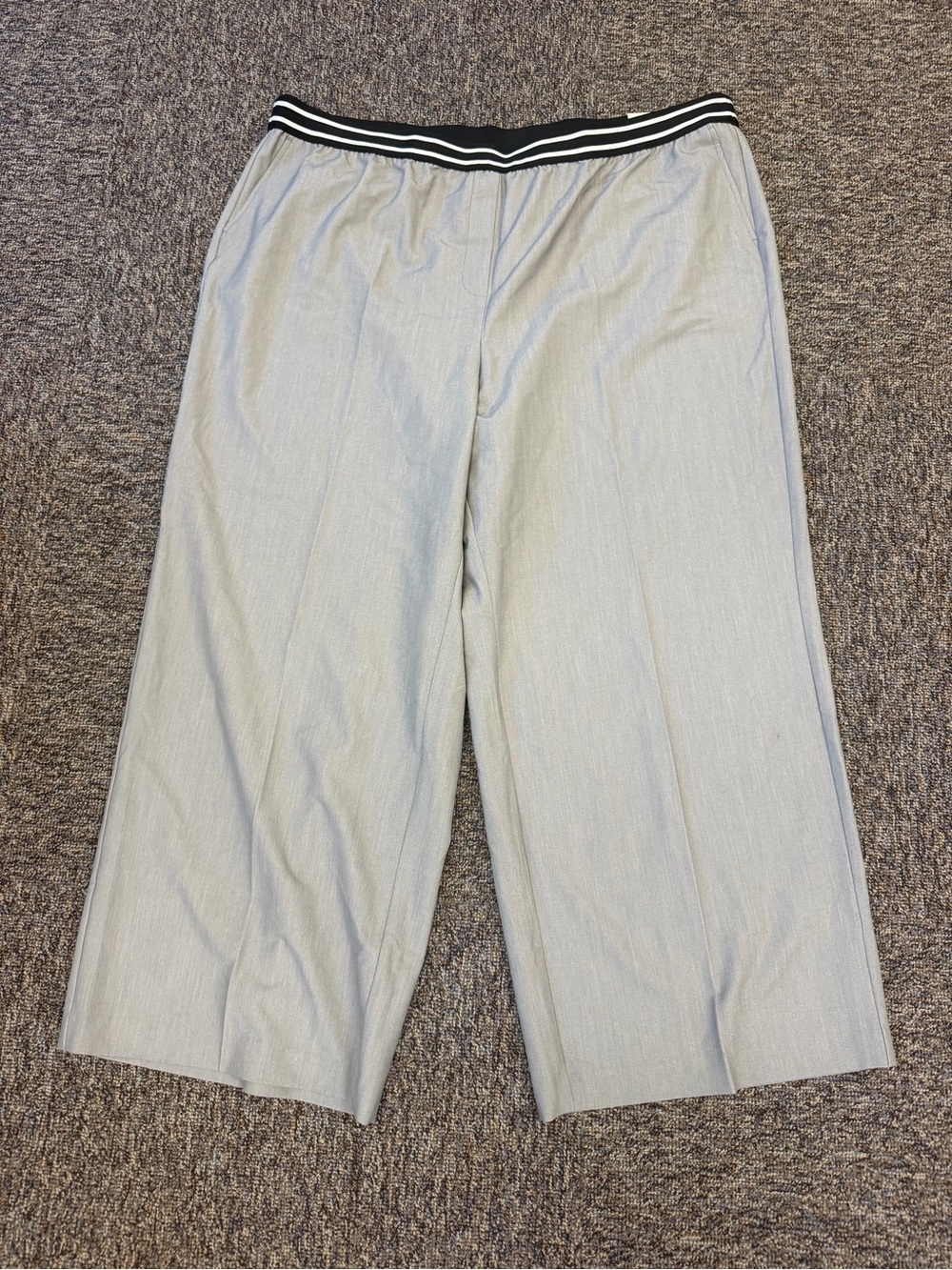 Lane Bryant Gray Pull-On Pants w/Black Waistband The Perfect Drape Wide Leg 26